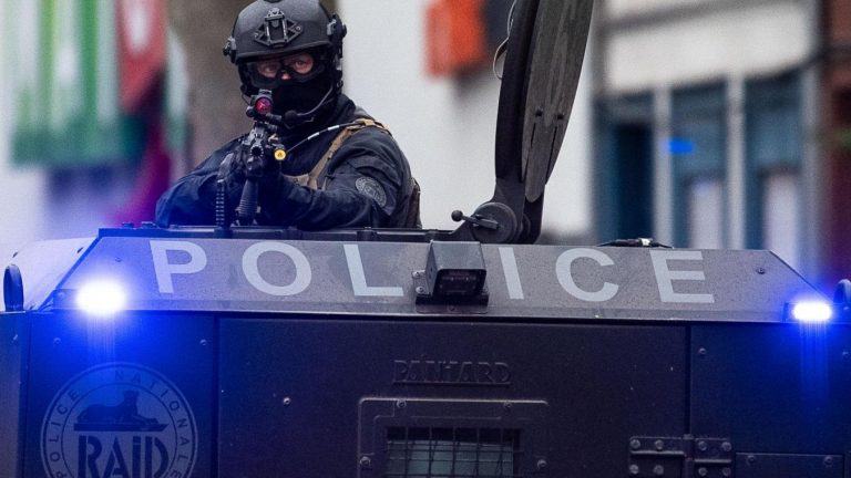 Un forcené retient sa famille en otage à Malo-les-Bains, avant de se rendre au RAID.
