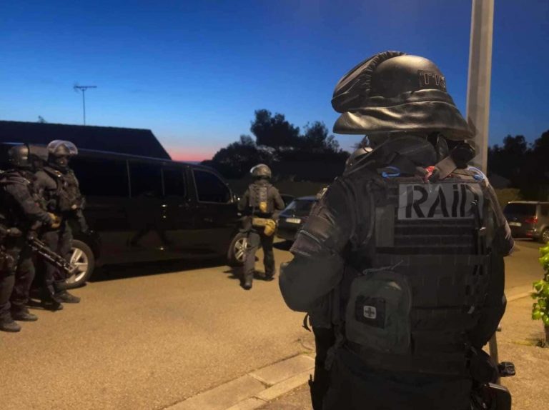 Nîmes : le RAID et la CRS 81 en renfort au Mas de Mingue.