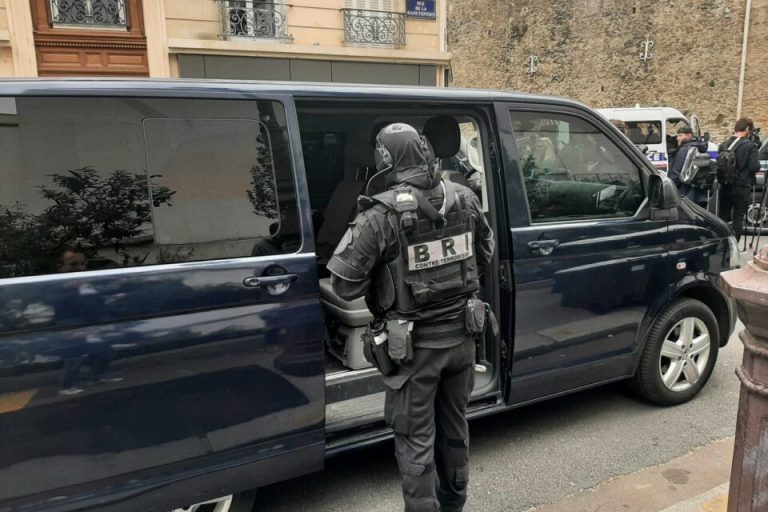 Colombes : un homme arrêté par la BRI après avoir tiré vers la maison de son voisin.