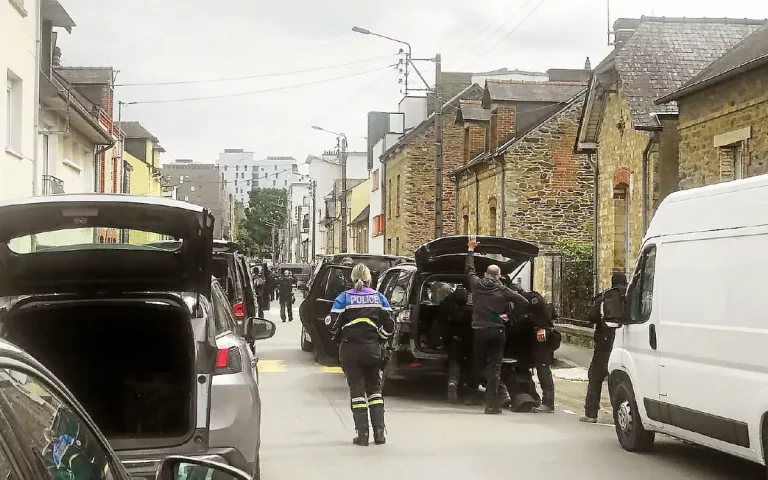 Intervention du RAID à Rennes : un homme menaçant arrêté.