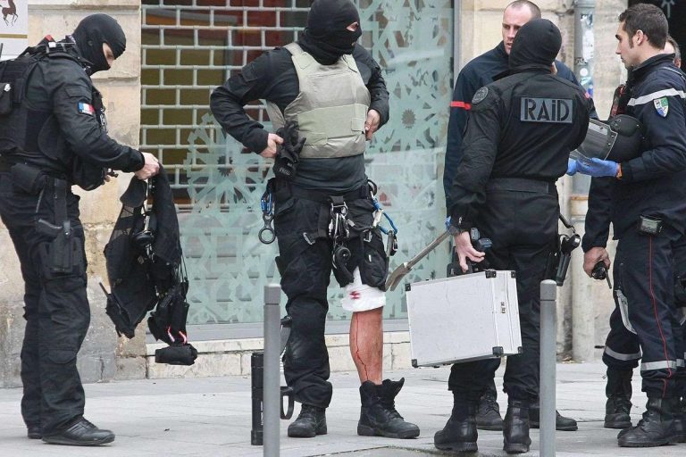 Firminy : il menaçait de faire exploser sa porte pour tuer des policiers.