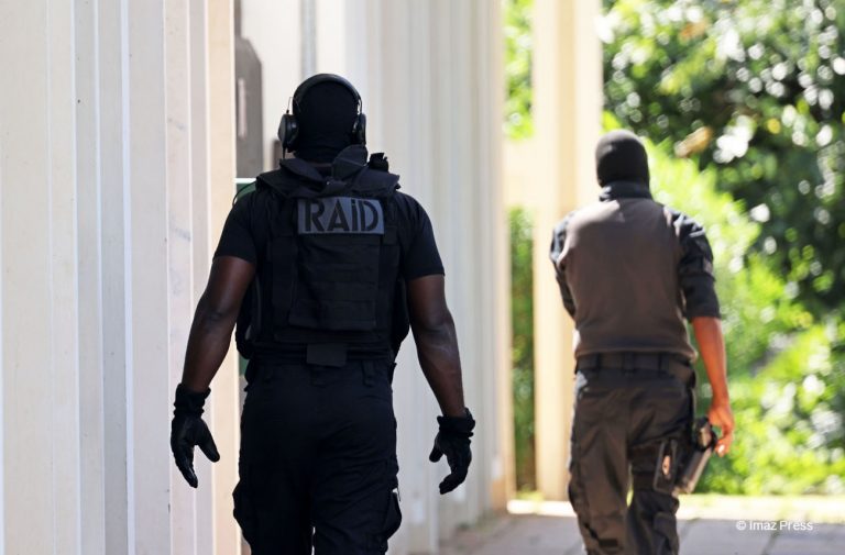 Coups de feu à Saint-André : Le RAID intervient pour désarmer un homme.