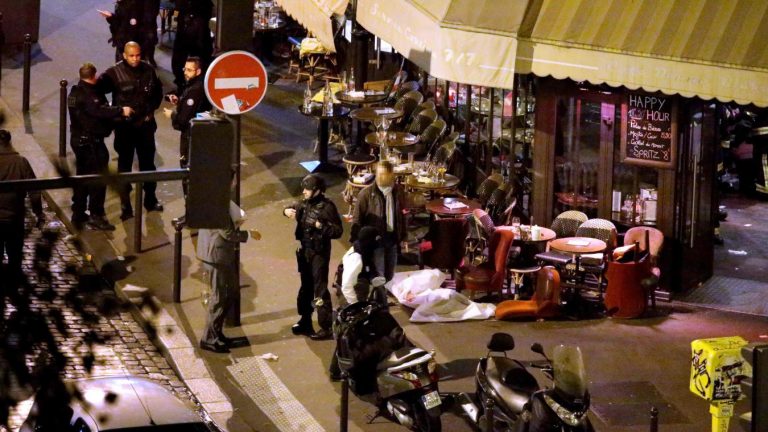 Vendredi 13 novembre 2015, Paris attaqué, la France blessée.