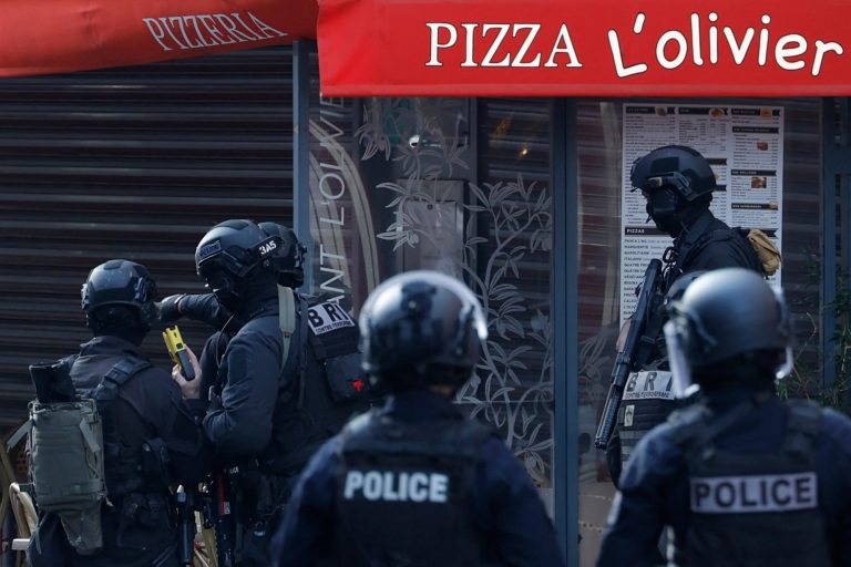 Prise d’otage dans un restaurant à Issy-les-Moulineaux : intervention de la BRI, profil du suspect, otages libérés… ce que l’on sait des faits.