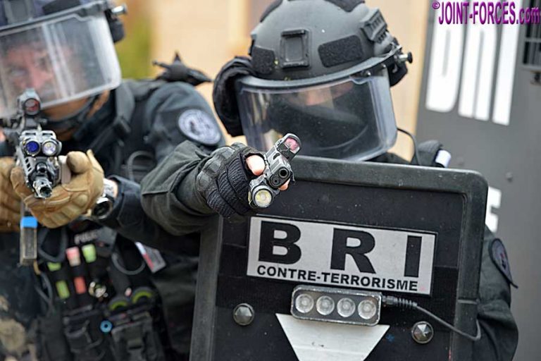 Bondy : l’influenceur algérien Mahdi Berrais interpellé pour apologie du terrorisme, condamné et écroué.