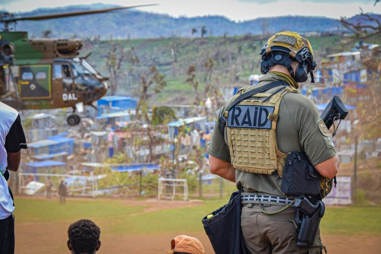 Mayotte : Six policiers blessés, la tension reste vive… Le RAID déployé.