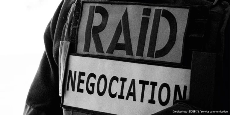 Rencontre avec le chef des négociateurs du RAID.