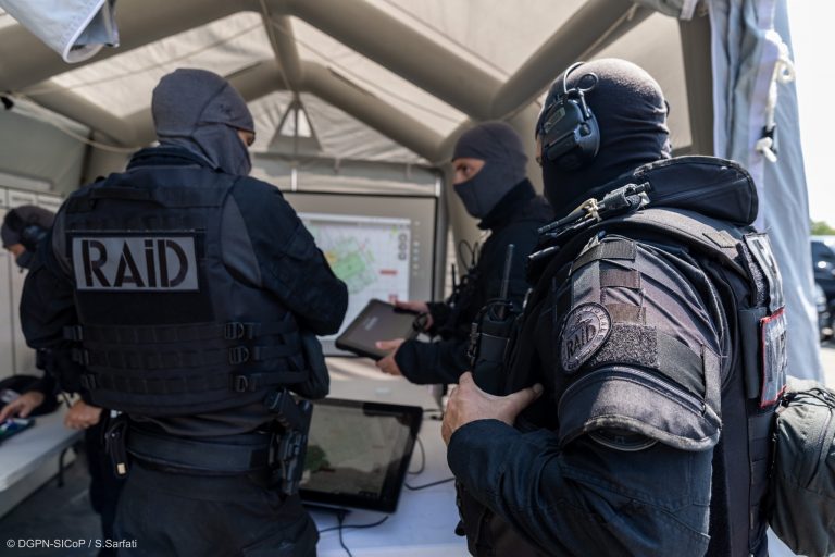 Le RAID intervient à Génilac pour interrompre des violences conjugales.