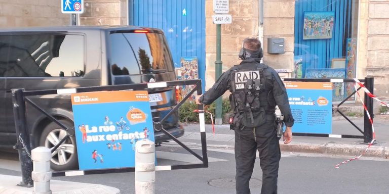 Un forcené armé d’un couteau interpellé par le RAID à Bordeaux.