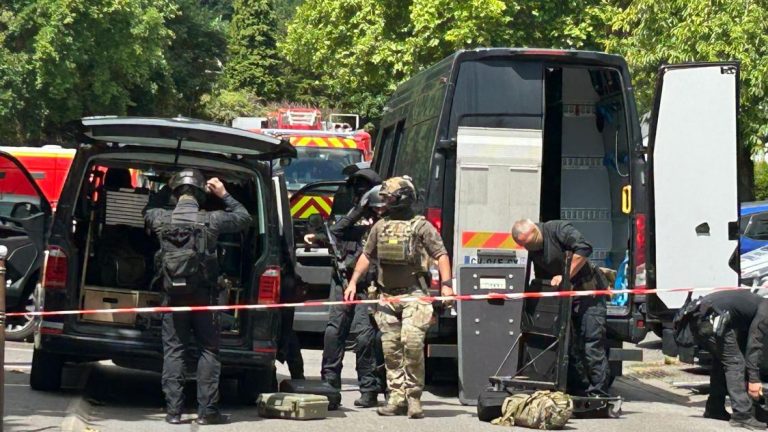 À Laon, un homme retranché chez lui menaçait de mettre fin à ses jours.