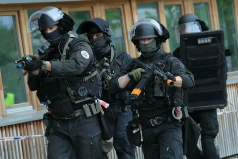 Bouches-du-Rhône : un fugitif recherché pour une tentative de meurtre interpellé par le RAID.