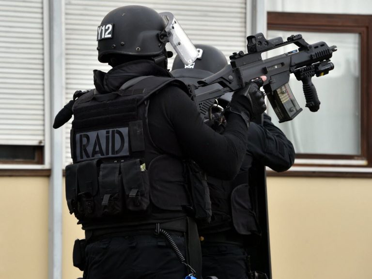 Il met un pistolet dans la bouche de son ex : le RAID intervient à Genilac.