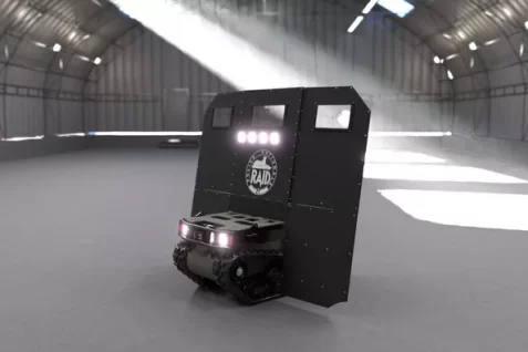 Motorisé, monté sur chenilles… Le Taurus, un nouveau bouclier de haute technologie pour le RAID.