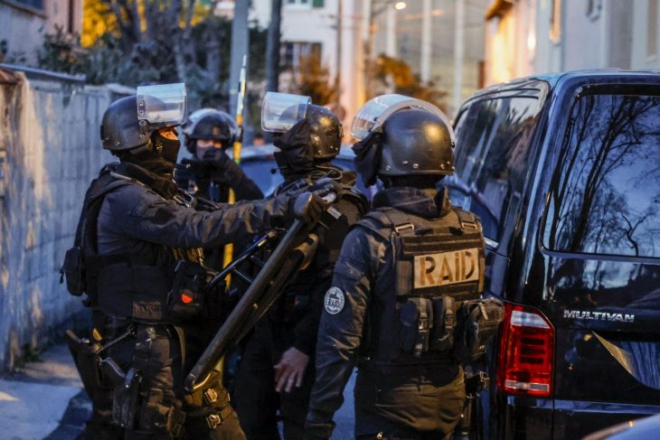 Il séquestre sa femme et son enfant, la police et le RAID mobilisés dans les Yvelines.