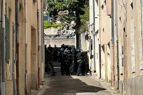 Il menaçait de faire exploser son immeuble : tout un quartier bouclé, un homme interpellé après une intervention du RAID.