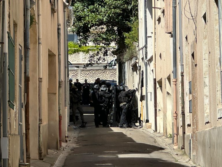 Il menaçait de faire exploser son immeuble : tout un quartier bouclé, un homme interpellé après une intervention du RAID.