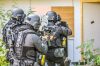 Drogues, armes et 70 000 euros en espèces : six personnes interpellées lors d’une opération coup de poing.