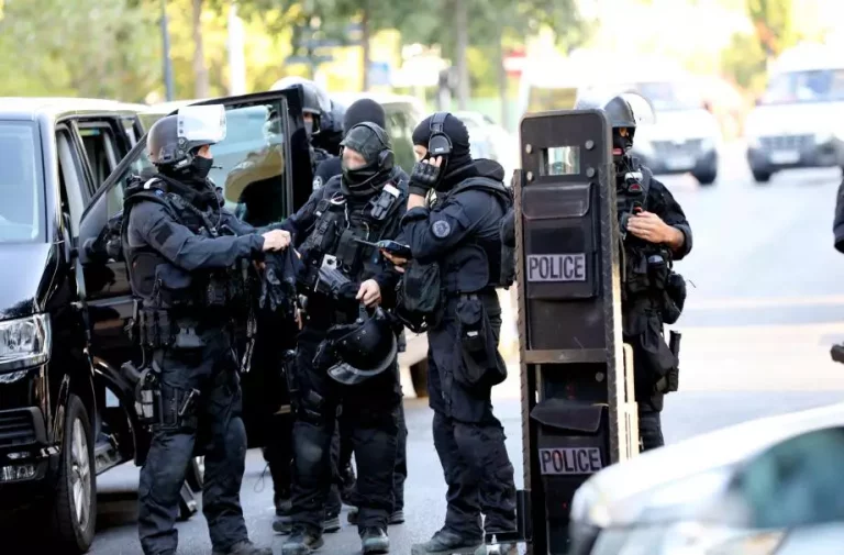 Fausse alerte, vrai impact : la police intervient pour un homme armé à Nice… et découvre un appartement vide.