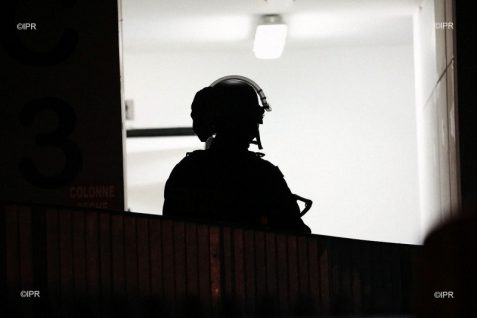 Saint-Pierre : les policiers abattent un homme menaçant qui séquestrait son ex compagne, deux enquêtes ouvertes.