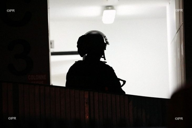 Saint-Pierre : les policiers abattent un homme menaçant qui séquestrait son ex compagne, deux enquêtes ouvertes.