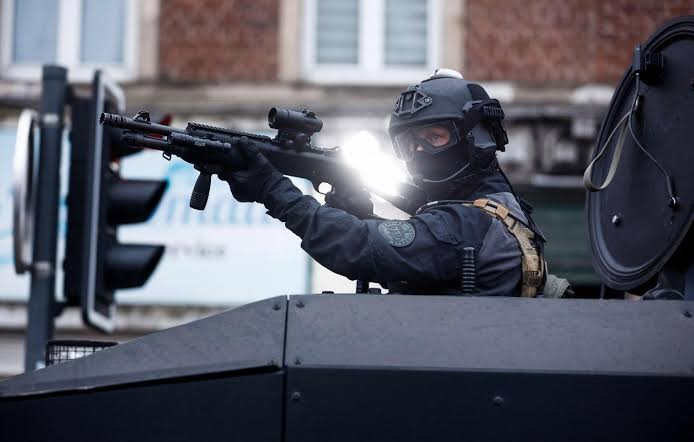 «On sait qu&rsquo;il y a des armes » : au cœur du démantèlement d&rsquo;un réseau de narcotrafiquants.
