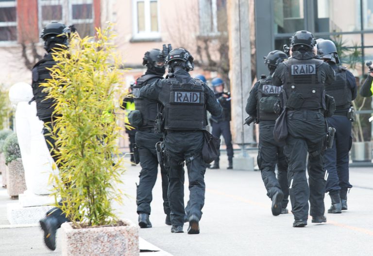 Le RAID intervient pour un homme retranché chez lui avec une arme à feu à Digne-les-Bains.